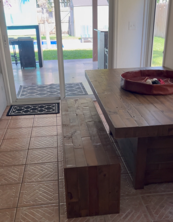 Diningspace4.jpg_iddcvr
