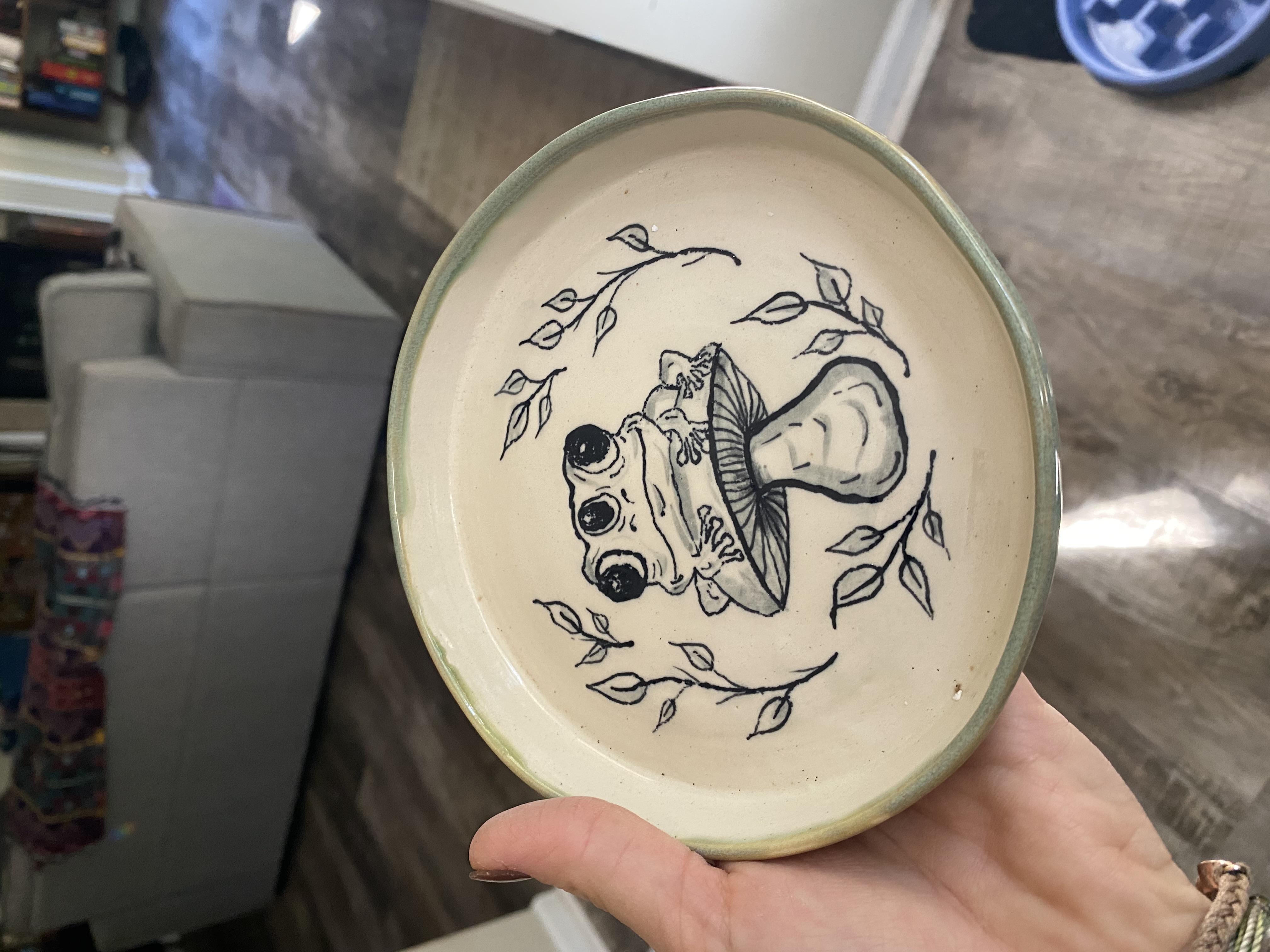 Frog Plate