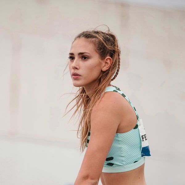 Clara Fernandez - Biography | Wiki