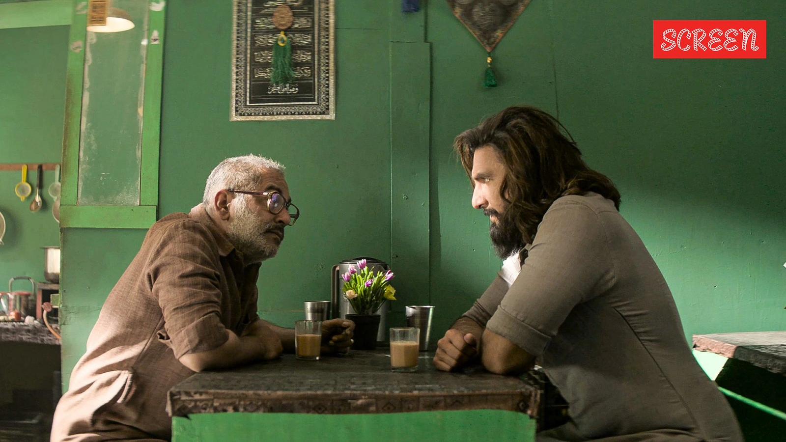 Dhurandhar 2 Box Office Collection Day 6 Worldwide LIVE Updates: Ranveer Singh's spy actioner makes Rs 919 crore club globally with Rs 575.67 crore coming from India. With this it has become first Hindi franchise to earn Rs 2000 cr.