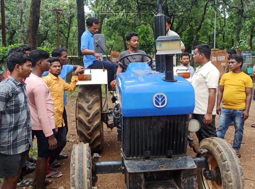 संघर्षों से निकलकर मुख्यधारा में लौटे मनकू कड़ती