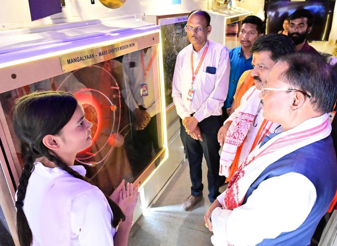 इंटरएक्टिव मॉडल और लाइव डेमो से आसान हुआ अंतरिक्ष विज्ञान