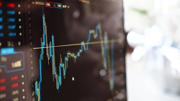 “Stock Market Today: Key Movers to Watch as Global Cues Weigh on Sentiment”