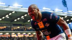 Sivo hat-trick sinks Wakefield to keep Leeds top