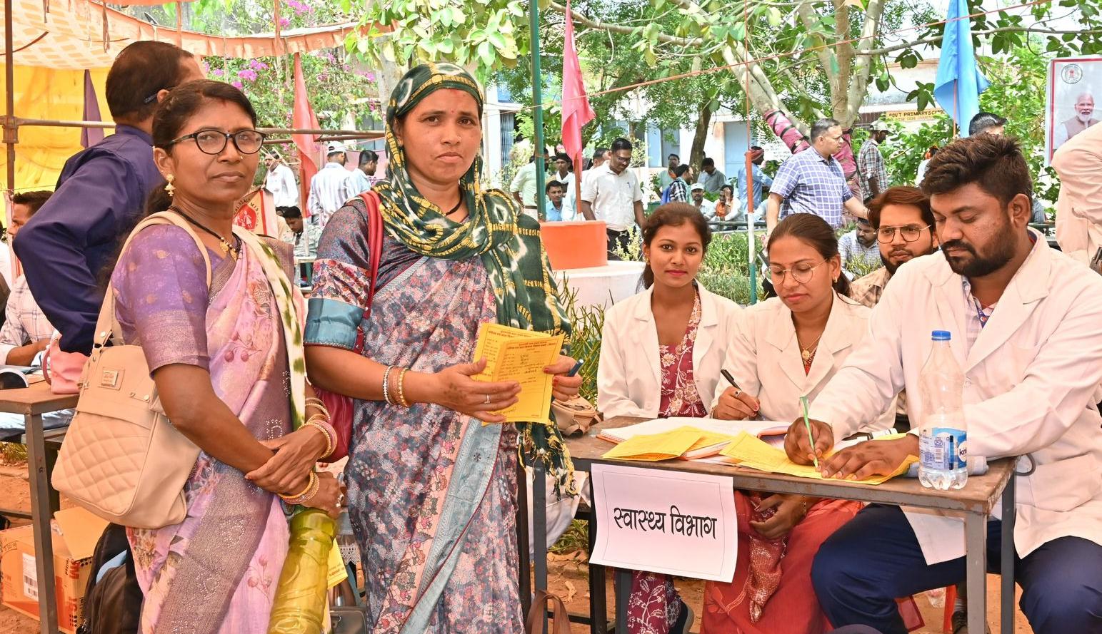 जनसेवा का महाकुंभ बना कुकरेल शिविर, सैकड़ों लोगों को मिली तत्काल सहायता