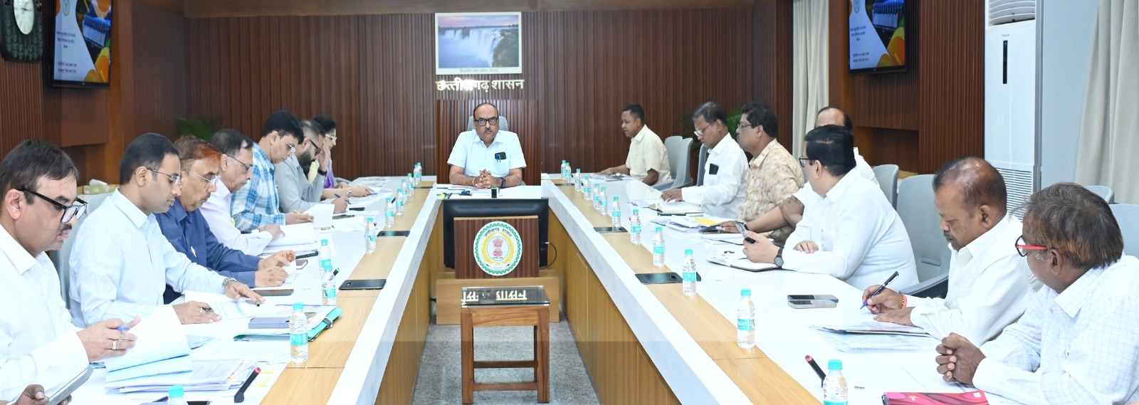 सिंचाई योजनाओं से किसानों को मिलेगा लाभ, कार्यों में तेजी पर जोर