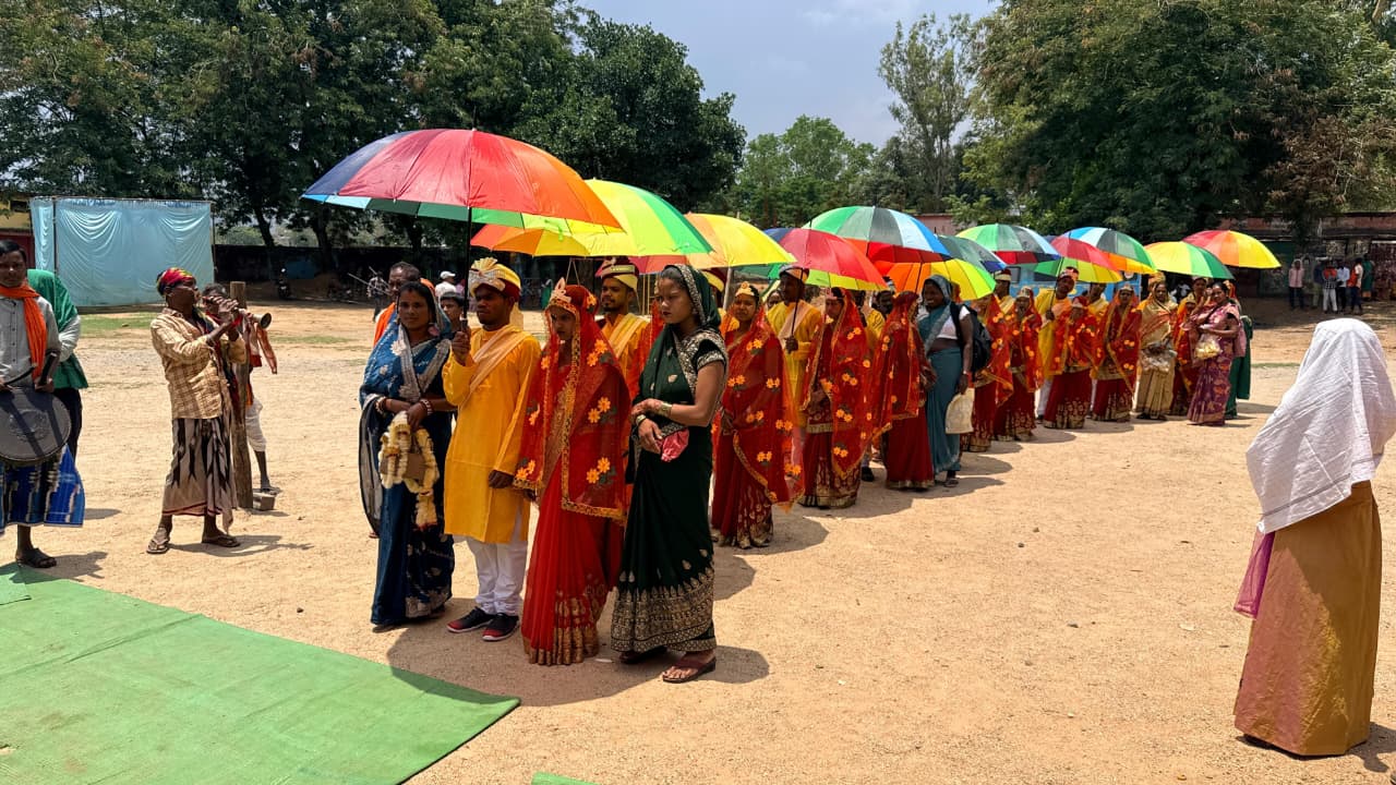 प्रशासन पहुंचा गांव-द्वार, जरूरतमंदों को मिला सीधा लाभ