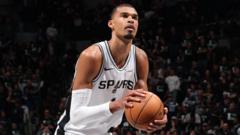 Spurs and Knicks win on road in Conference semis