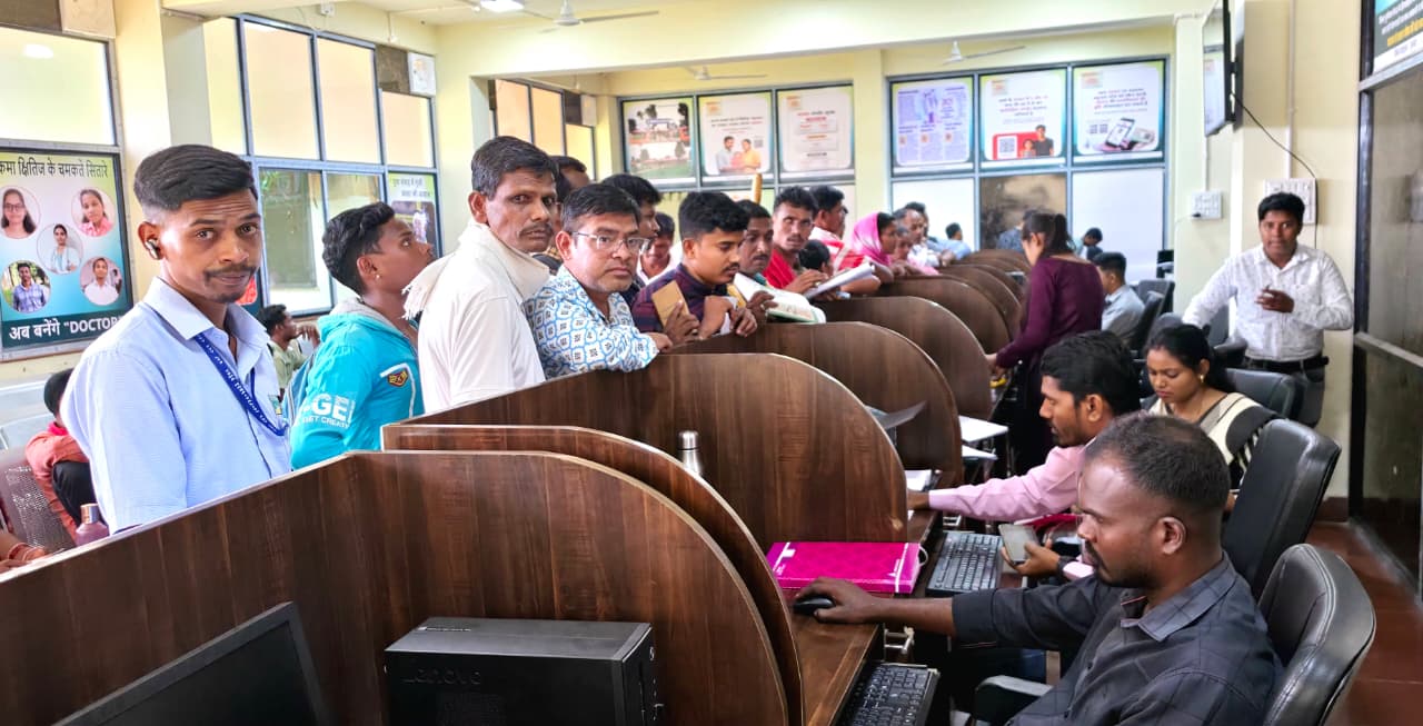 सुकमा में सिंगल विंडो से आसान हुई सरकारी सेवाएं, मिनटों में मिल रहे दस्तावेज