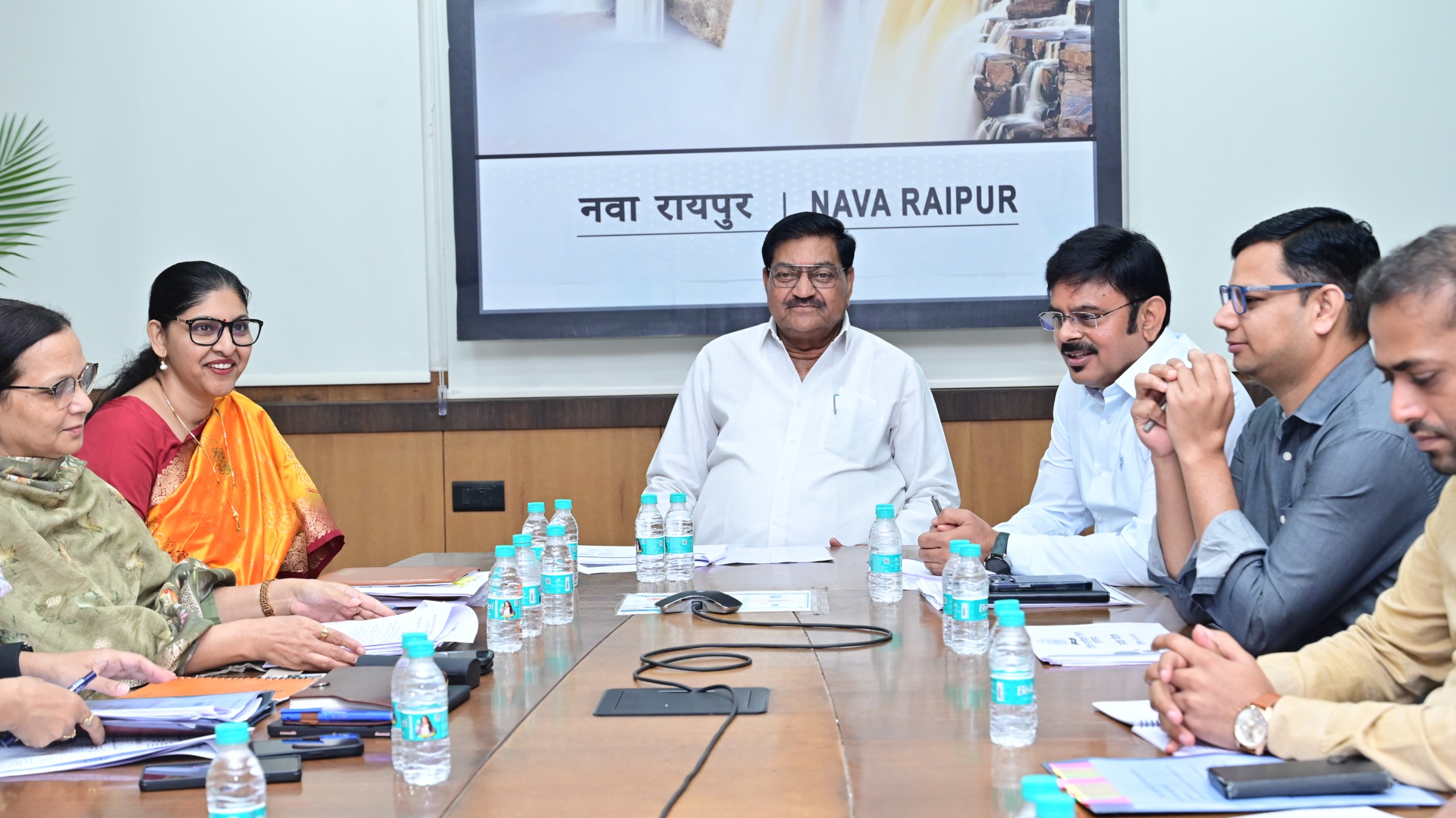 समयसीमा में धान उठाव पूरा करने के निर्देश, पीडीएस में सुधार पर फोकस