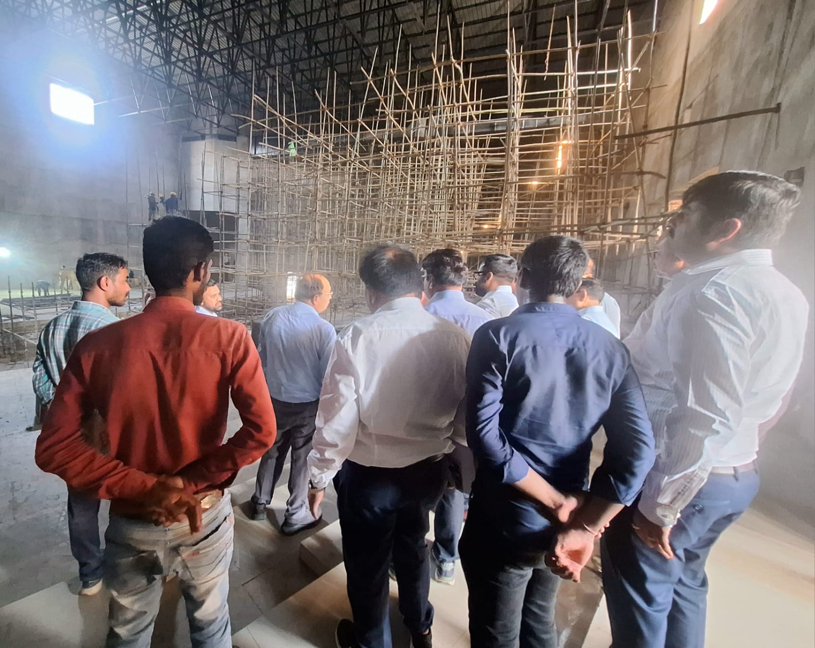 फ्लाईओवर सहित समग्र सड़क विकास की योजना बनाने के निर्देश