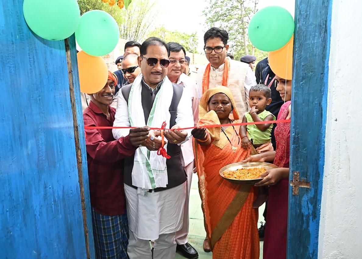 पक्के घर का सपना साकार, सीएम साय ने कराया गृह प्रवेश