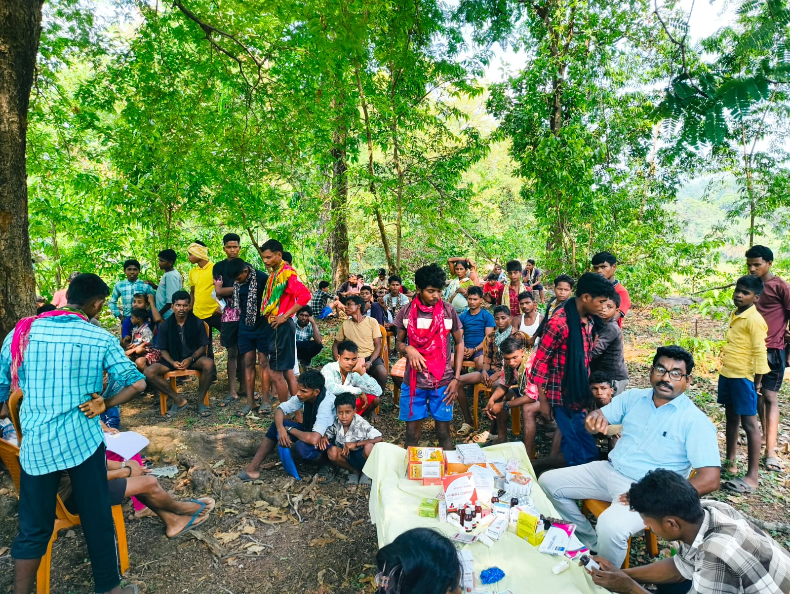 पहली बार गांव में बड़े स्तर पर स्वास्थ्य शिविर, ग्रामीणों में बढ़ी जागरूकता