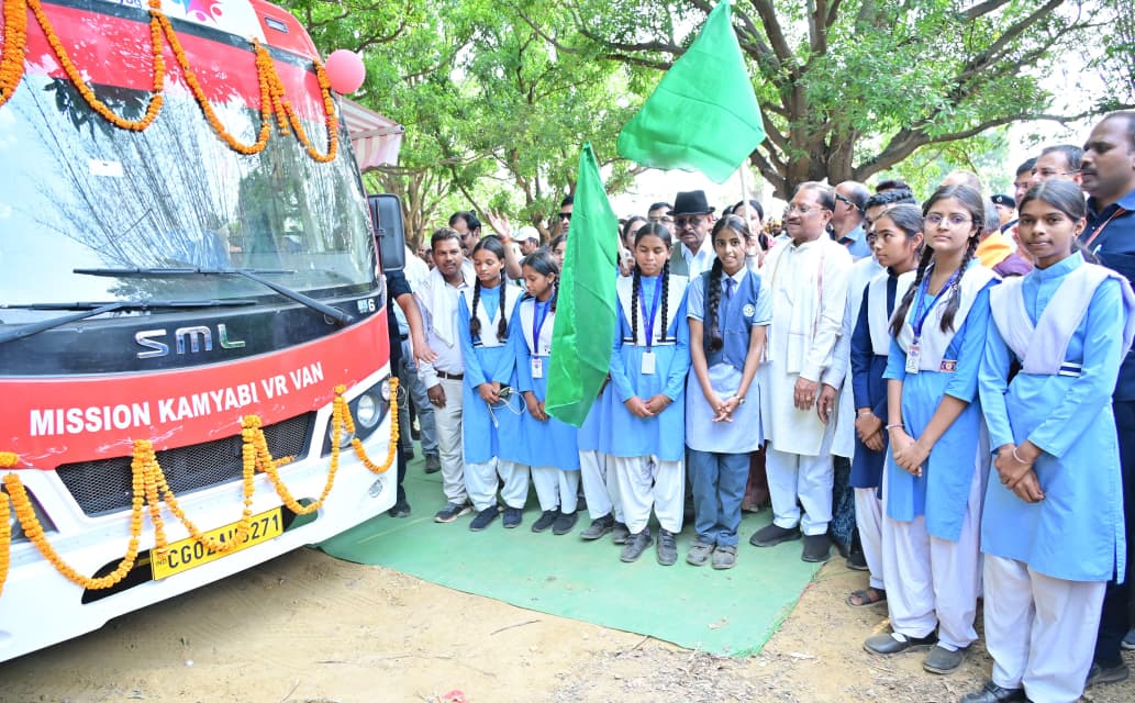 डिजिटल इंडिया की ओर कदम, CM साय ने ग्रामीण शिक्षा को दी नई दिशा