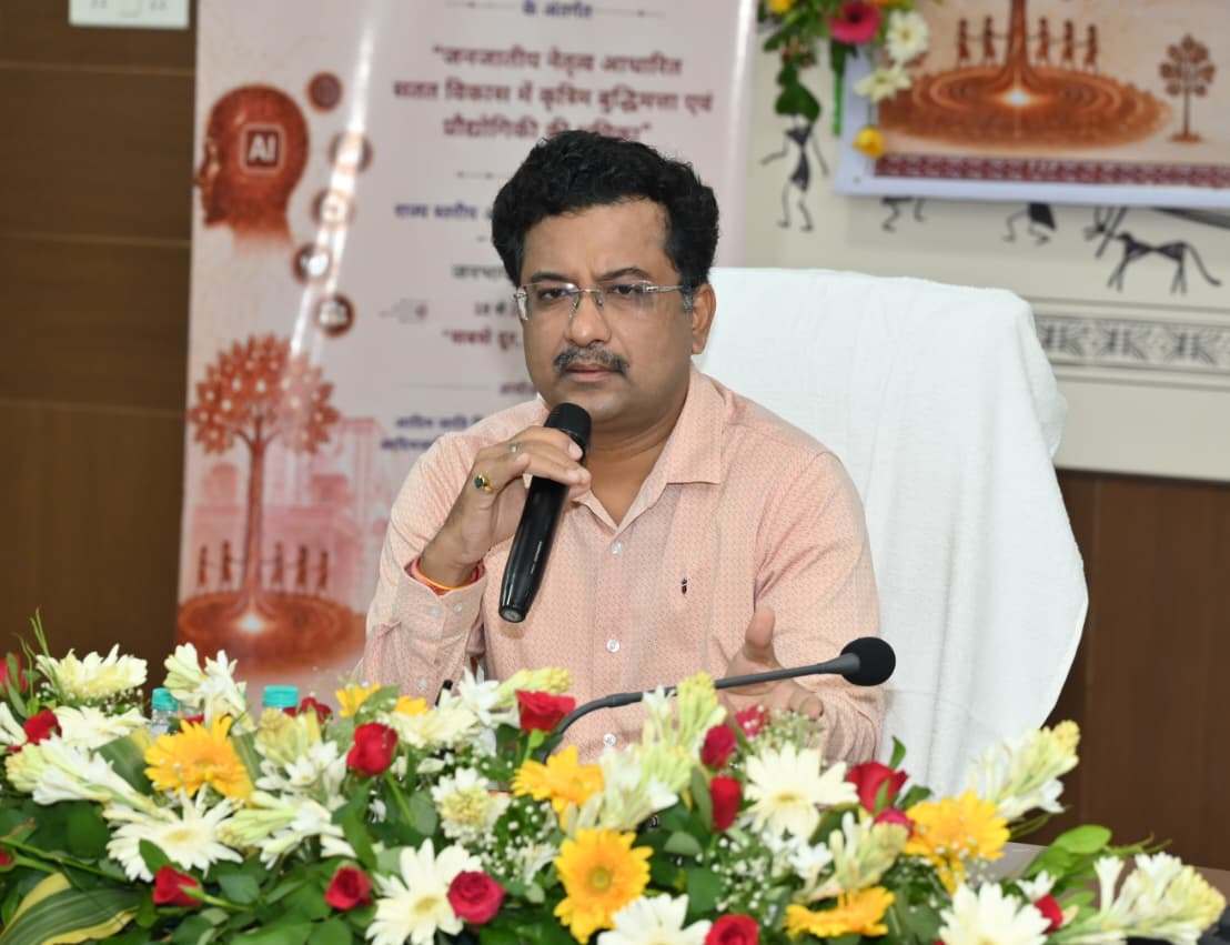 तकनीक और परंपरा के संतुलन से होगा जनजातीय समाज का विकास