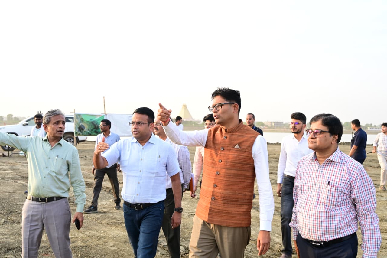 रेलवे ओवरब्रिज से स्पोर्ट्स कॉम्प्लेक्स तक, विकास कार्यों की समीक्षा