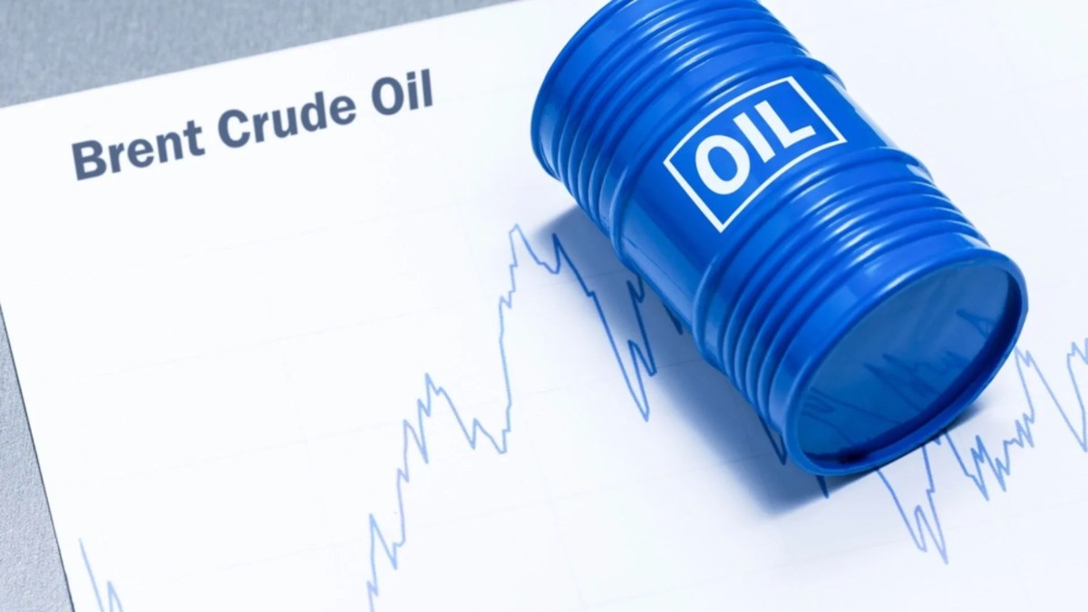 Global Oil Prices Fall 5% After US–Iran Negotiation Breakthrough Signals