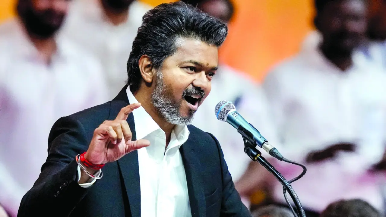 तमिल राजनीति में बड़ा बदलाव: AIADMK के चार विधायक हुए बागी