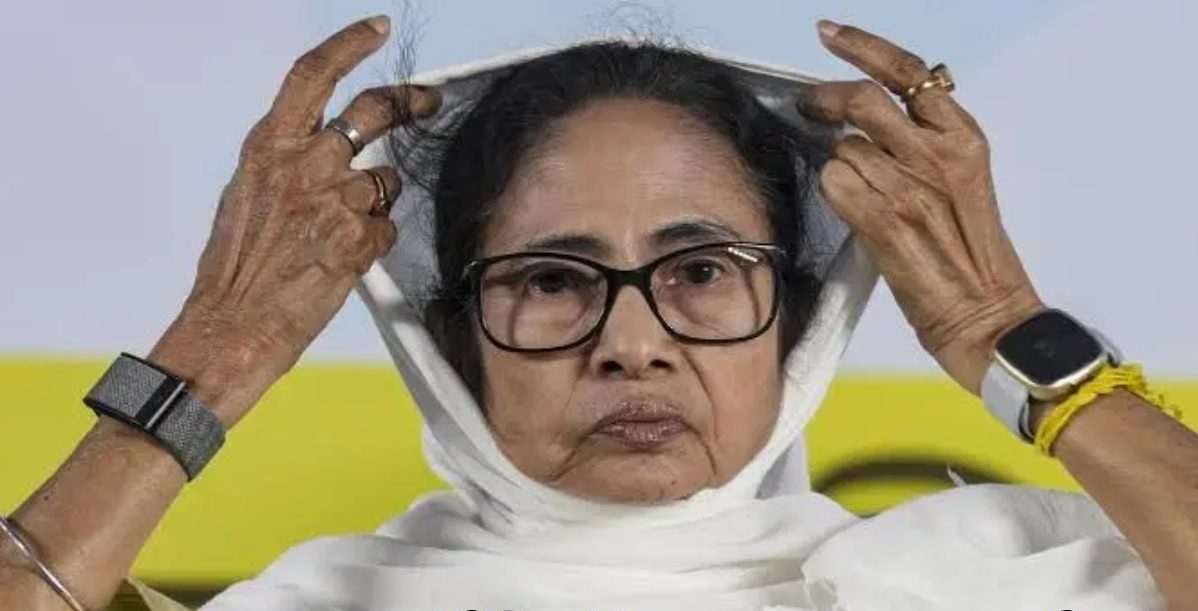 ईद मंच से बयान पड़ा भारी! ममता बनर्जी के खिलाफ FIR दर्ज