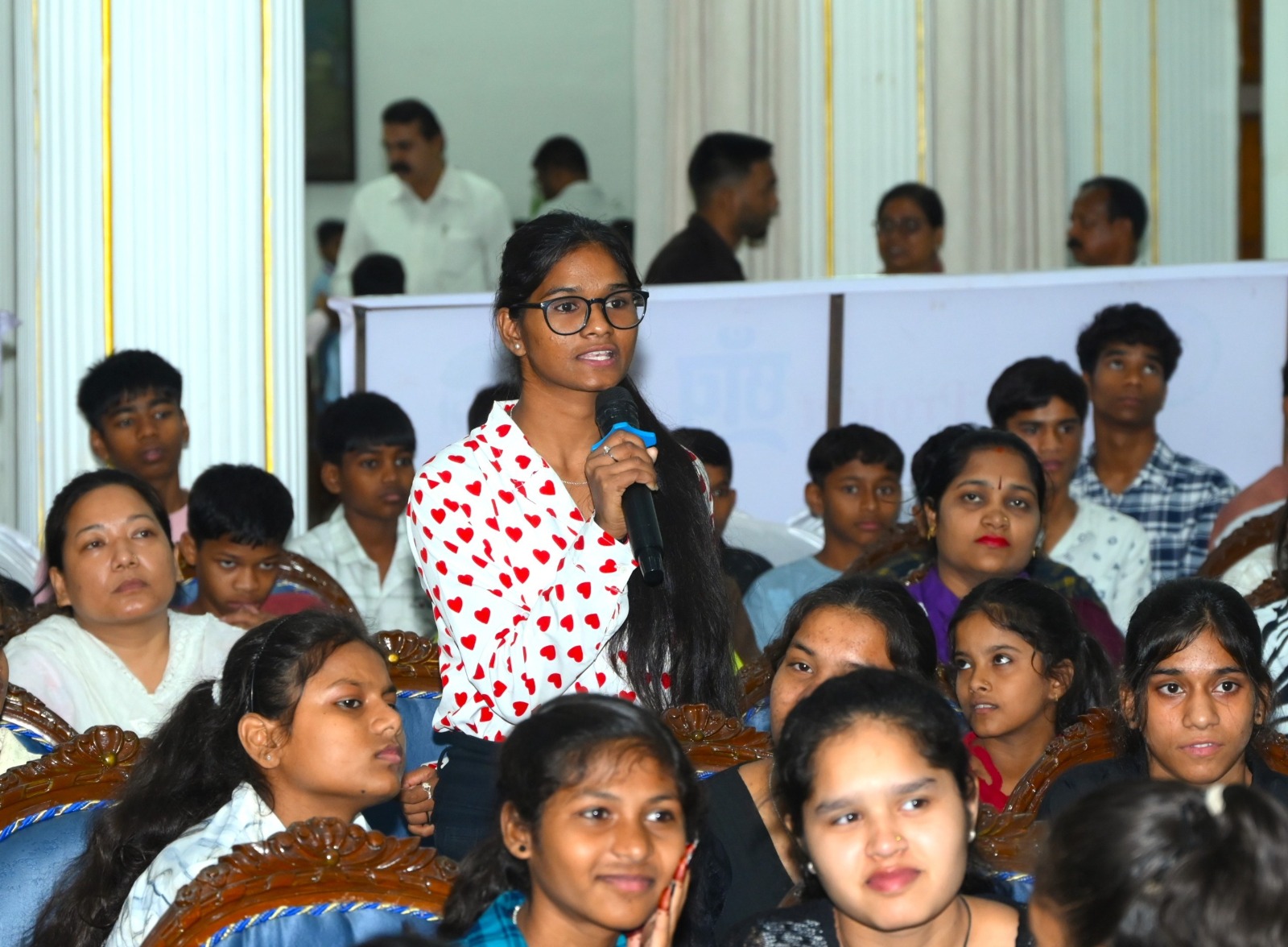 मानवता और सेवा का सम्मान: राज्यपाल ने नागरिकों को किया गौरवान्वित