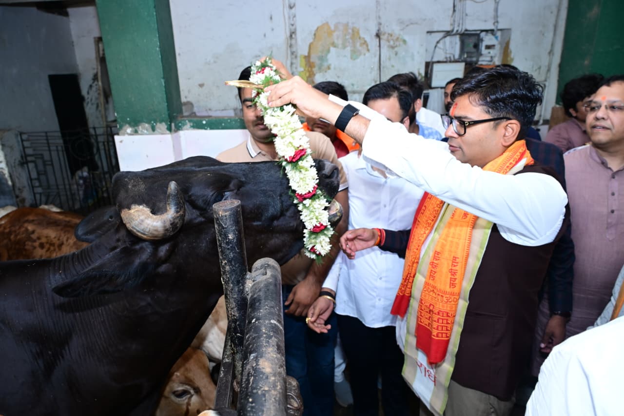 संस्कृति और सेवा का संगम: गौशाला पहुंचकर वित्त मंत्री ने किया पूजन