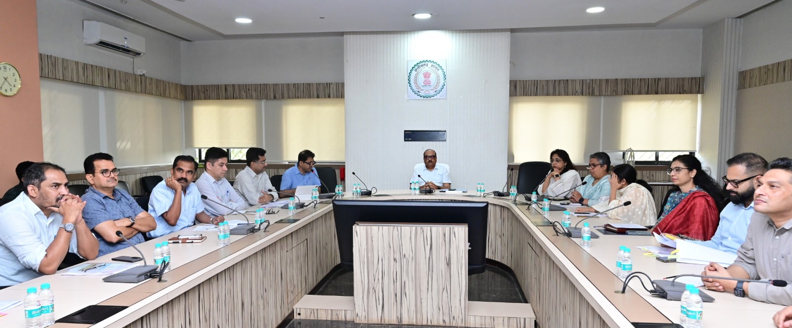 समय-सीमा में गुणवत्तापूर्ण शिकायत निवारण सुनिश्चित करने के निर्देश