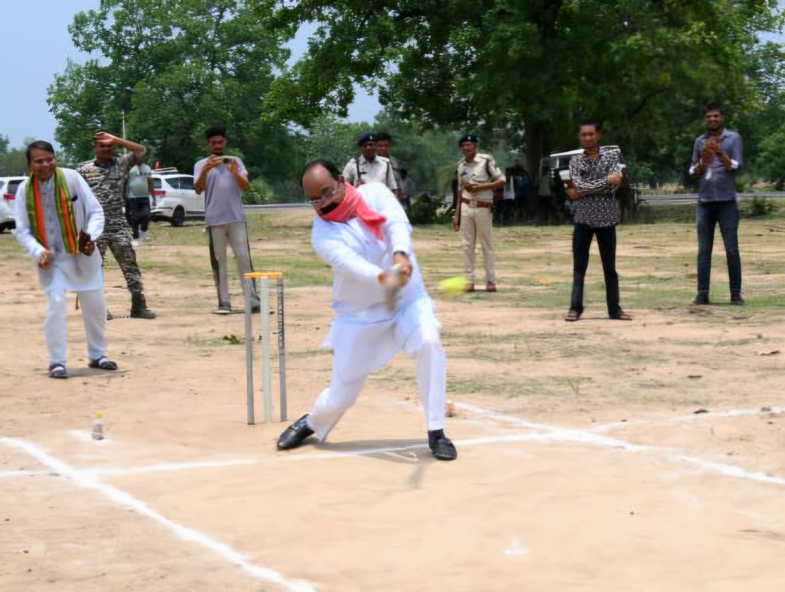 खेल के जरिए जुड़ाव: उप मुख्यमंत्री ने बस्तर के युवाओं संग बिताए खास पल