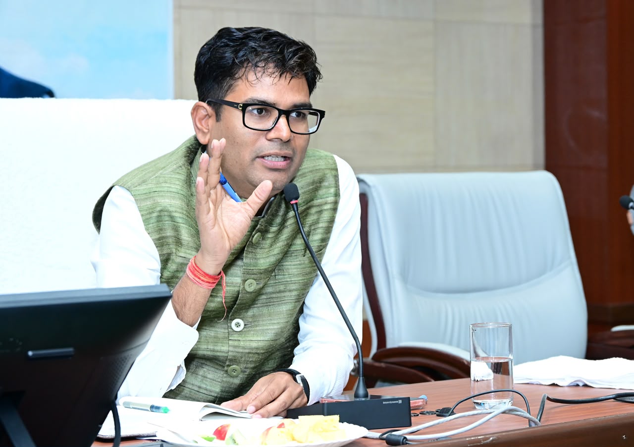 आवास मितान प्लेटफॉर्म और संस्थागत सुधारों पर चर्चा तेज
