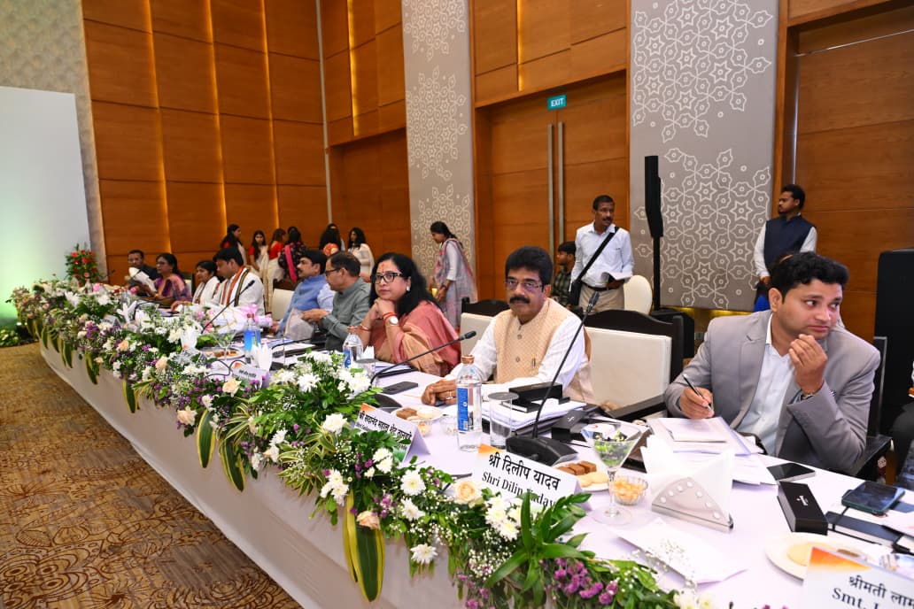 व्यापार और निवेश मुद्दों पर संसदीय समिति की बैठक