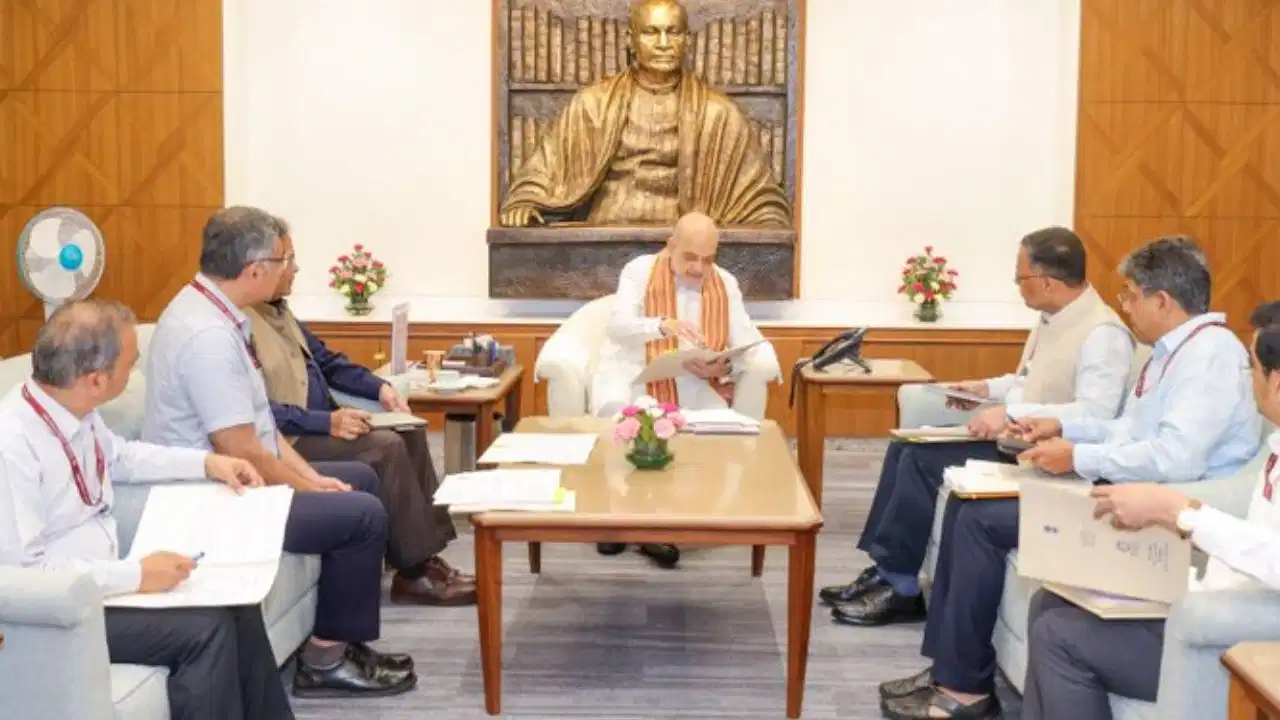 घुसपैठ पर सख्ती: डेमोग्राफिक बदलाव को लेकर अमित शाह की बड़ी बैठक, समिति देगी रिपोर्ट...