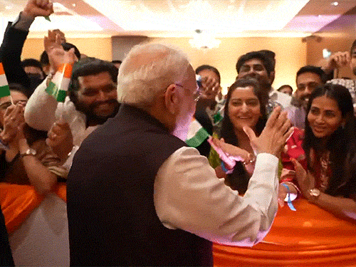स्लोवाकिया में ब्रेड और नमक से हुआ PM मोदी का स्वागत, जानिए किन देशों में निभाई जाती है ये परंपरा...