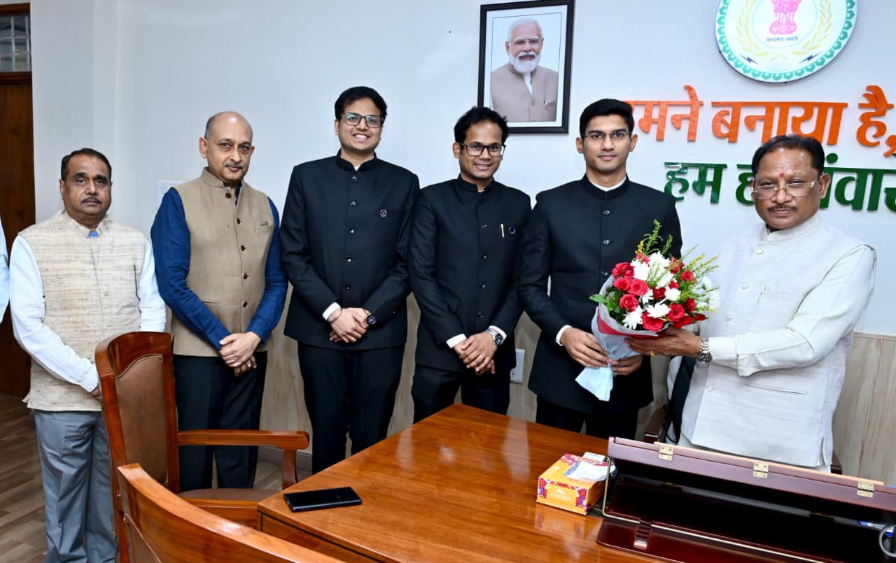 ईमानदारी और निष्ठा से करें दायित्वों का निर्वहन: सीएम