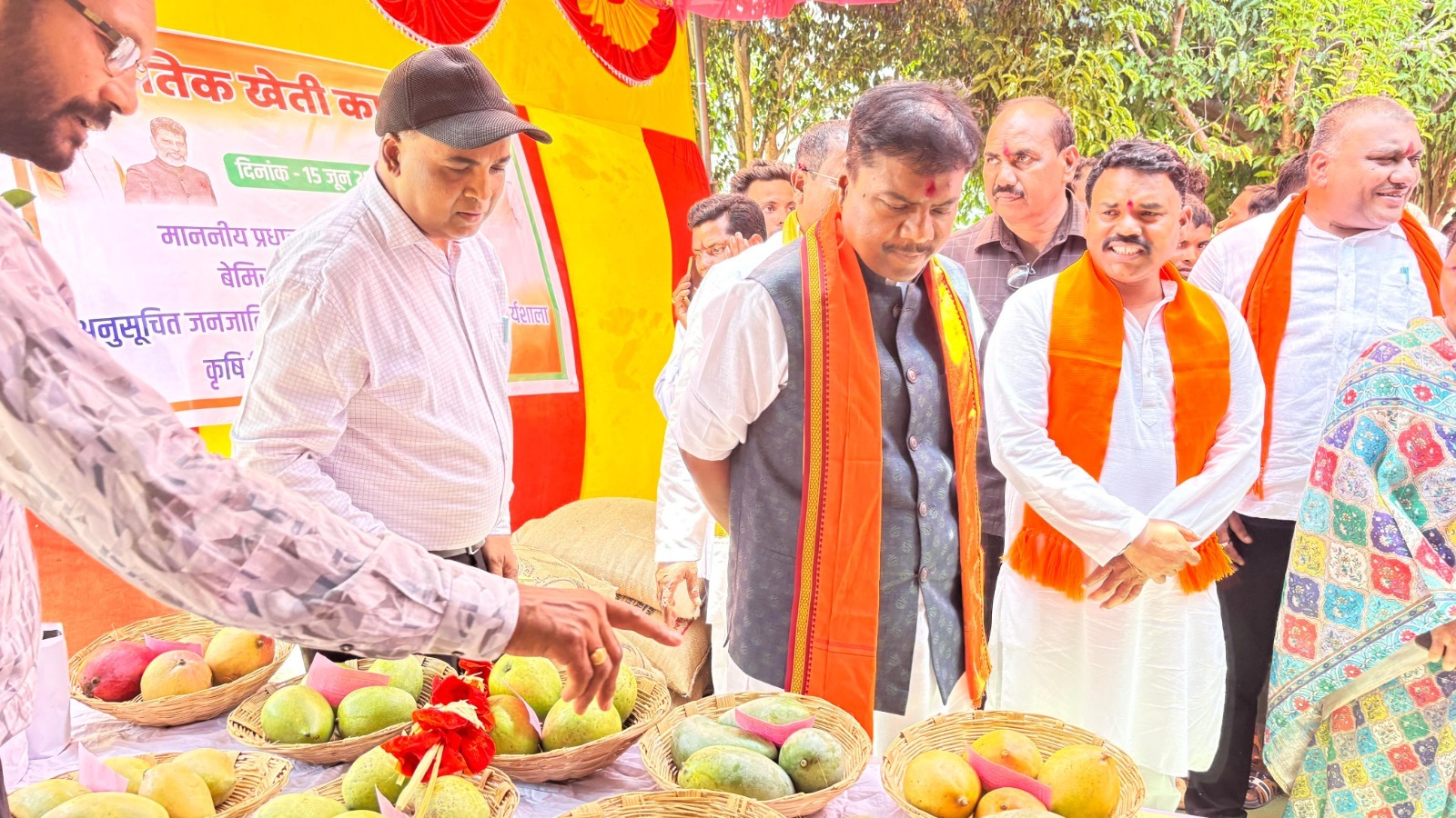 किसानों को प्राकृतिक खेती से जोड़ने की पहल