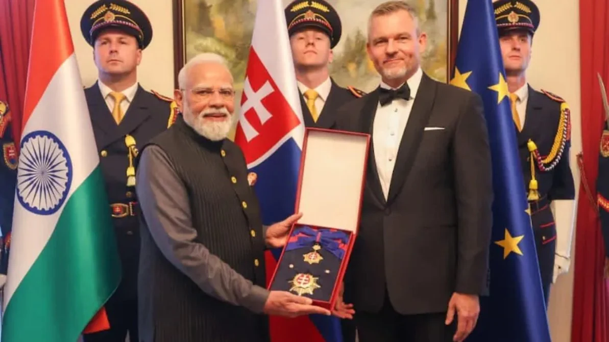 स्लोवाकिया ने पीएम मोदी को किया सम्मानित, मिला 33वां अंतरराष्ट्रीय सम्मान...