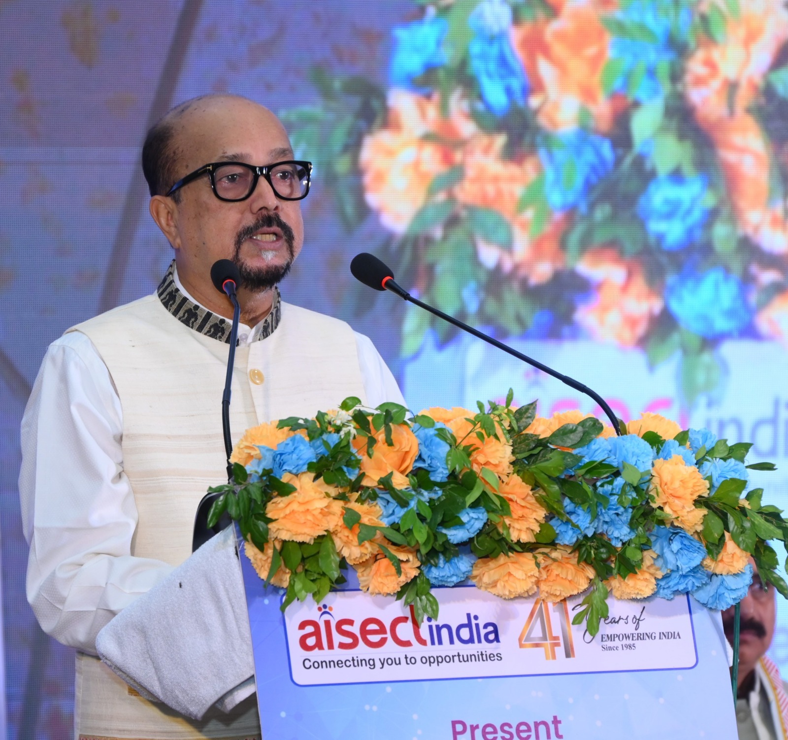 डिजिटल एडिक्शन से बचने की दी राज्यपाल ने सलाह