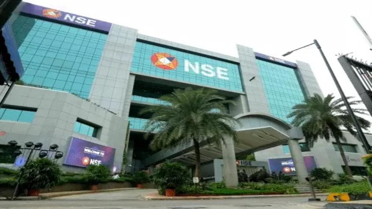 NSE IPO News : 30,000 करोड़ के इश्यू के साथ इतिहास रच सकता है NSE, देश का सबसे बड़ा IPO बनने की उम्मीद...