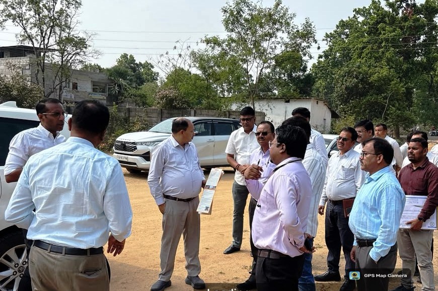 सड़कों की स्थिति पर सतत निगरानी रखने के निर्देश