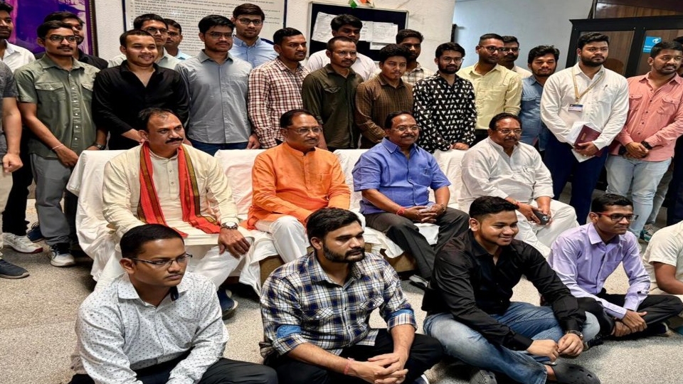 UPSC प्रीलिम्स 2026: ट्राइबल हॉस्टल के 13 छात्रों ने पास की परीक्षा, सीएम ने जताया गर्व...