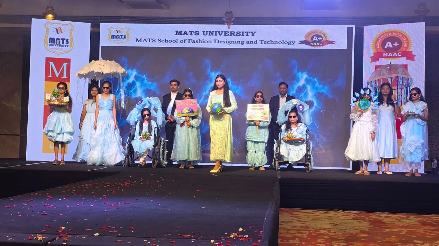 MATS स्कूल ऑफ डिज़ाइन का फैशनोत्सव 2026 बना कला और सामाजिक चेतना का प्रतीक...