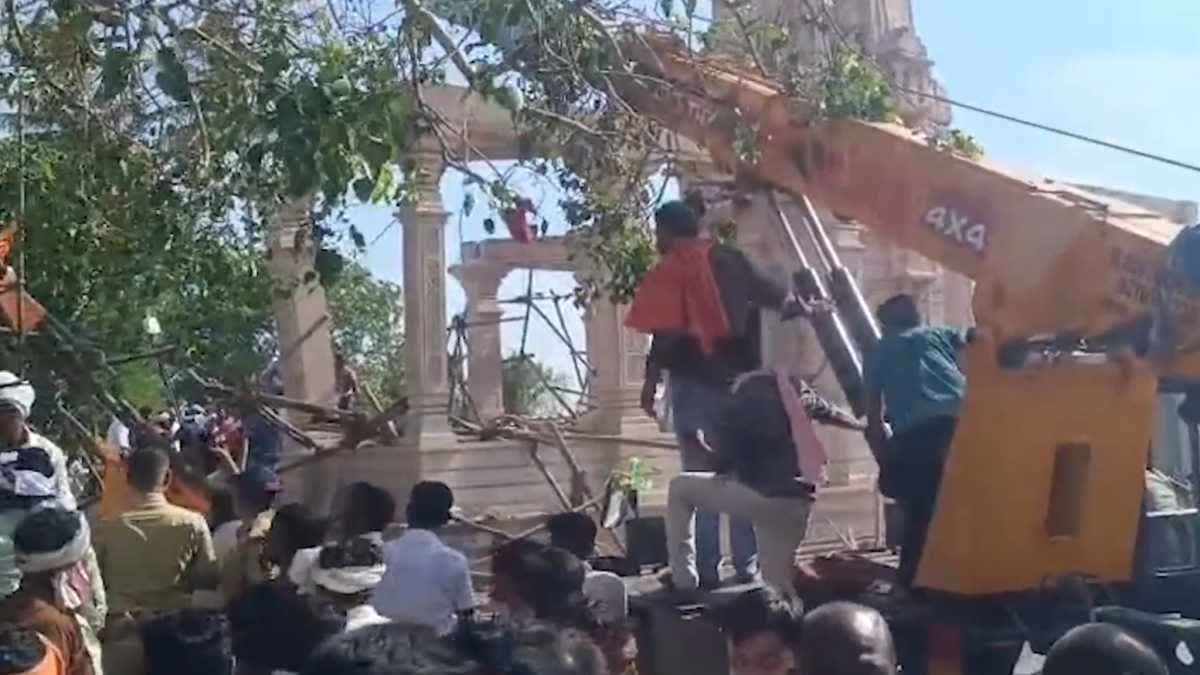परभणी में मंदिर का निर्माणाधीन मंडप गिरा, राहत-बचाव कार्य जारी...