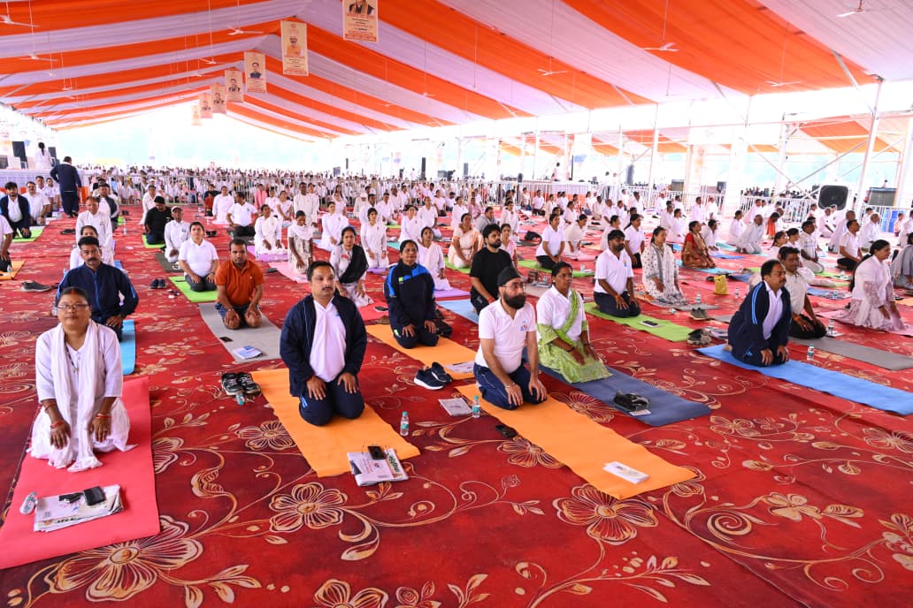अंबिकापुर में योग दिवस पर सीएम ने दिया स्वस्थ जीवन का मंत्र