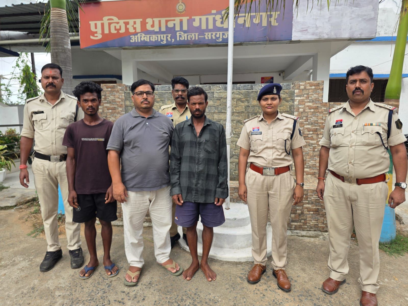 अवैध खनन के खिलाफ बड़ा अभियान, 7 वाहन जब्त