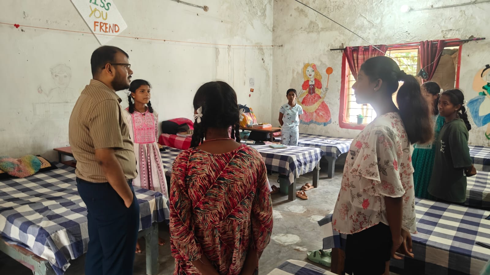 विद्यार्थियों के हित सर्वोपरि, लापरवाह अधिकारियों पर प्रशासन का शिकंजा