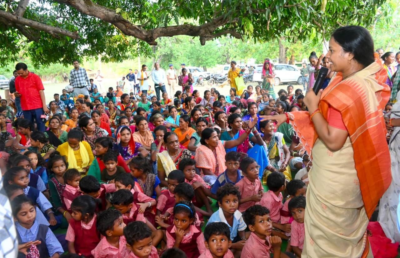 विकास, विश्वास और महिला सशक्तिकरण का प्रतीक बना मंत्री का जगरगुंडा दौरा