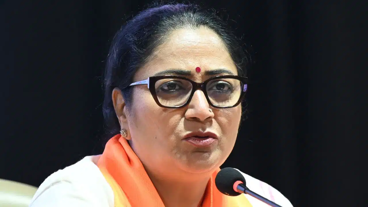 कोचिंग सेंटर्स पर दिल्ली सरकार सख्त, सीएम रेखा गुप्ता ने जारी किया एक महीने का अल्टीमेटम
