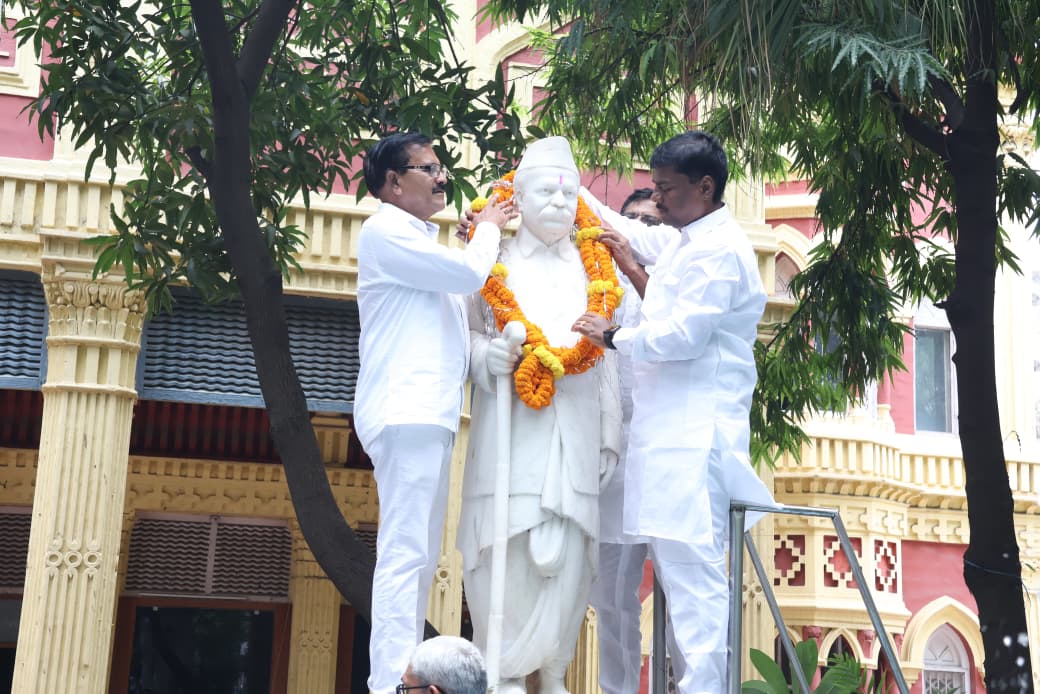 पंडित वामनराव बलिराम लाखे को श्रद्धांजलि के साथ सहकारिता सप्ताह की शुरुआत