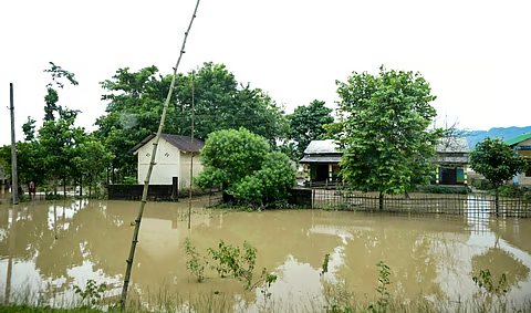 Arunachal Assam Flood News: पूर्वोत्तर में बाढ़ से हालात गंभीर, अरुणाचल में 3 की मौत, असम के 257 गांव प्रभावित