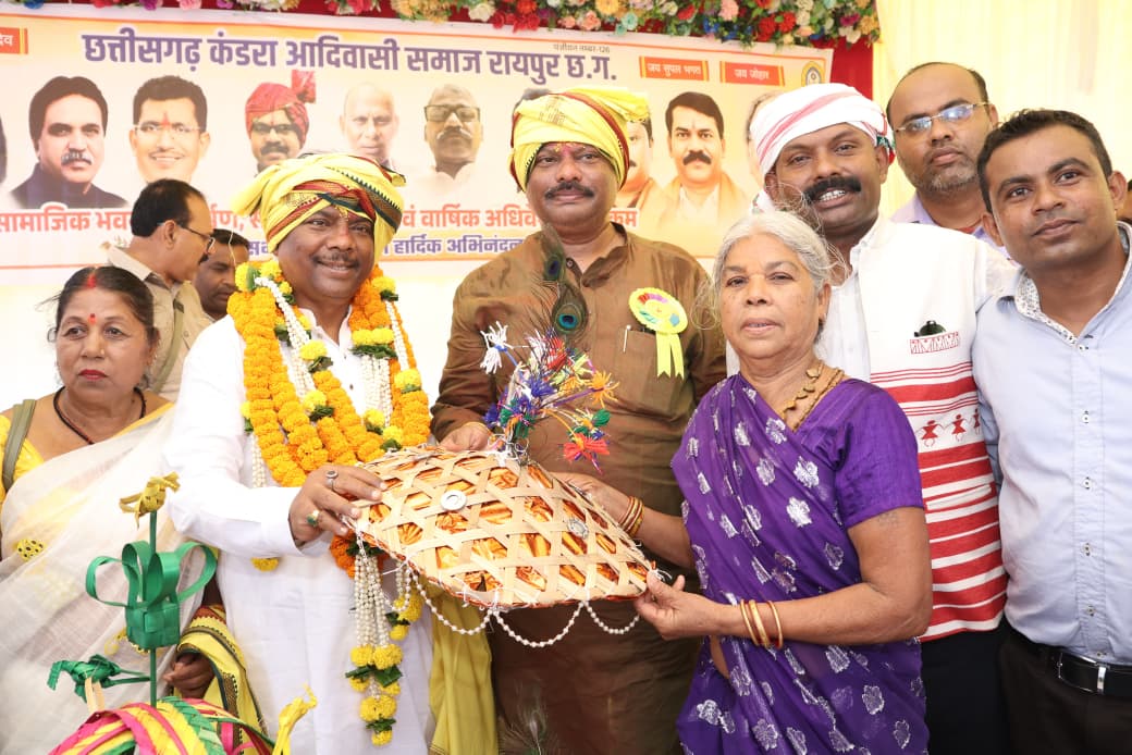 आदिवासी युवाओं को प्रतियोगी परीक्षाओं और तकनीक से जोड़ने पर जोर