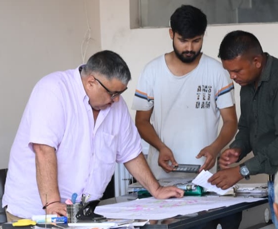 परसोंडी में जनसुनवाई के दौरान मंत्री ने अधिकारियों को दिखाई सख्ती