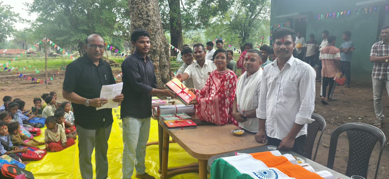 बंद स्कूलों के फिर खुलने से बदली गांवों की तस्वीर